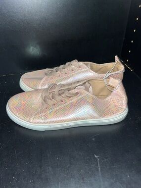 Twisted Iridescent Pink Lace-Up Athletic Sneakers